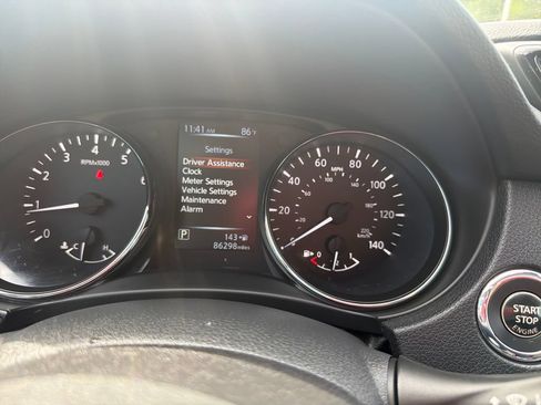 Used 2017 Nissan Rogue SL w/ SL Premium Package AWD/4WD image 16