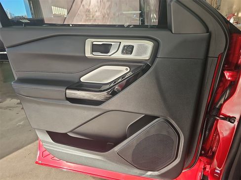 Used 2023 Ford Explorer ST w/ Equipment Group 401A image 25