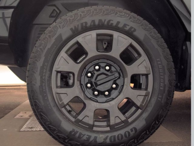 Used 2026 GMC Hummer EV 4x4 Crew Cab w/ Carbon Fiber Edition Package image 18