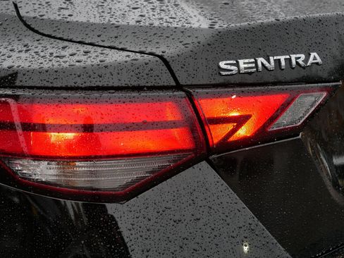 Certified 2022 Nissan Sentra SV w/ Trunk Package image 17