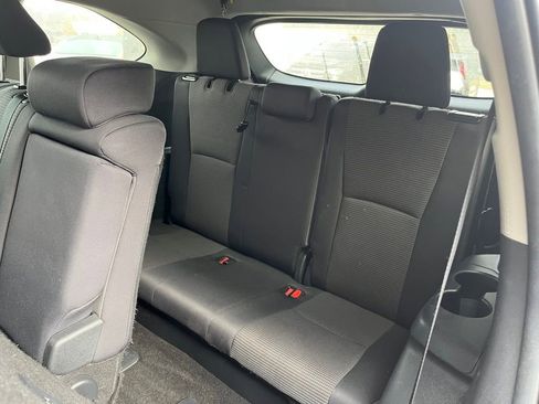 Used 2024 Toyota Highlander LE image 27