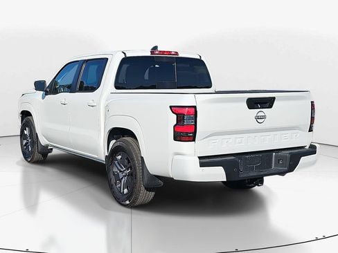 Used 2025 Nissan Frontier SV w/ SV Convenience Package image 7