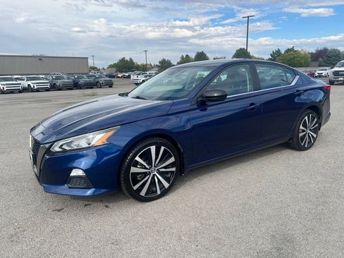 Used 2022 Nissan Altima 2.5 SR AWD/4WD image 7