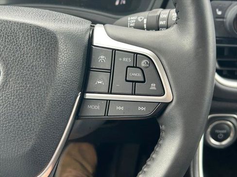 Certified 2024 Toyota Grand Highlander XLE FWD image 43