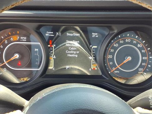 Used 2025 Jeep Wrangler Unlimited Sahara AWD/4WD image 15
