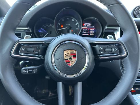Certified 2025 Porsche Macan AWD/4WD image 25