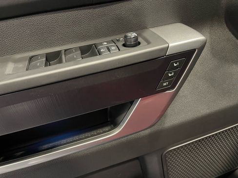 Used 2023 Toyota Sequoia Platinum image 28