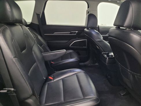 Used 2022 Kia Telluride S FWD image 19
