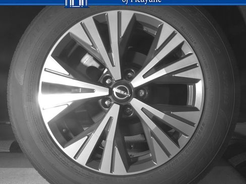 Certified 2023 Nissan Rogue SV FWD image 16
