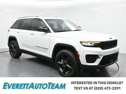 Used 2023 Jeep Grand Cherokee Altitude AWD/4WD image 1