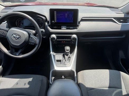 Used 2025 Toyota RAV4 XLE AWD/4WD image 12