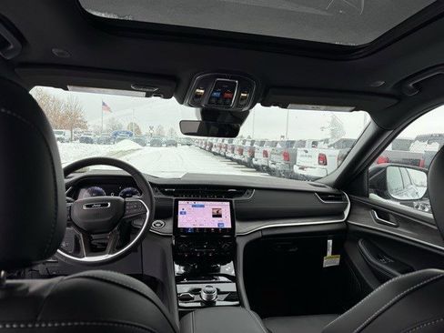 New 2025 Jeep Grand Cherokee L Limited image 31