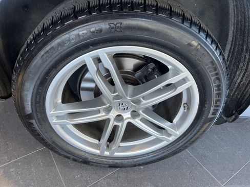 Used 2020 Porsche Macan image 10