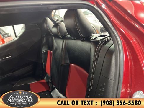Used 2019 Toyota C-HR LE FWD image 16