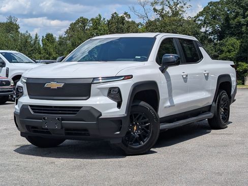 Used 2024 Chevrolet Silverado EV W/T AWD/4WD image 4