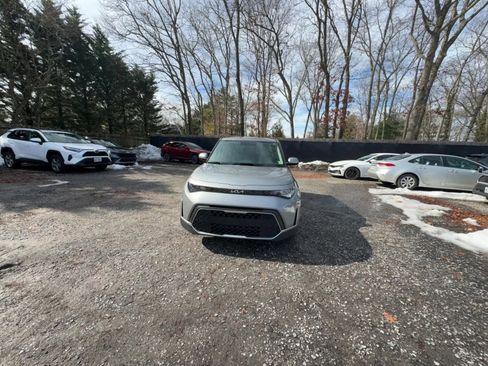 Used 2025 Kia Soul LX w/ LX Technology Package image 16