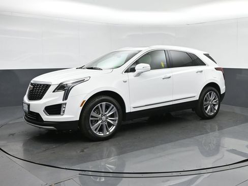 Used 2024 Cadillac XT5 Premium Luxury image 3