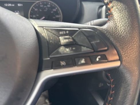 Used 2022 Nissan Versa SR image 23