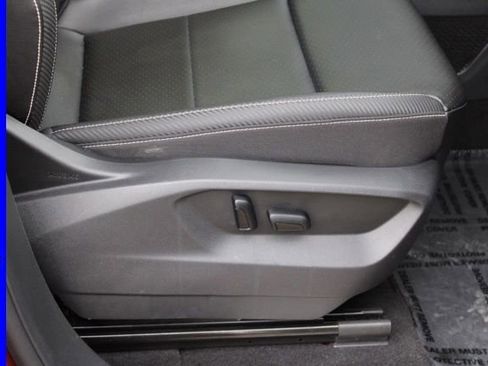 Used 2022 Volkswagen Atlas Cross Sport SEL R-Line image 22