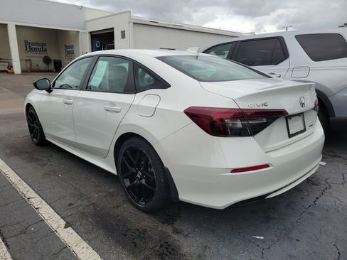 Used 2025 Honda Civic Sport image 4