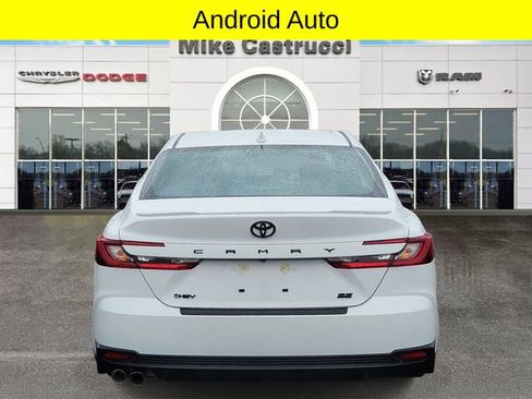 Used 2026 Toyota Camry SE FWD image 5