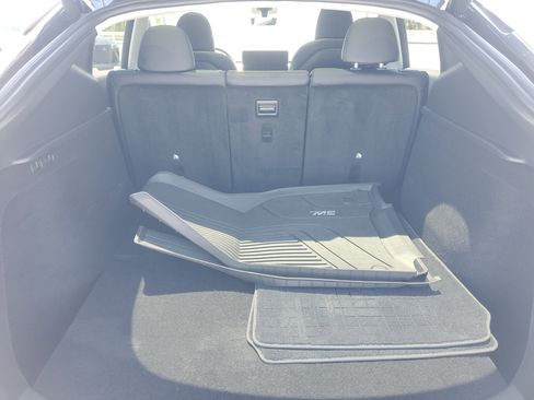 Used 2025 Tesla Model Y Long Range RWD image 8