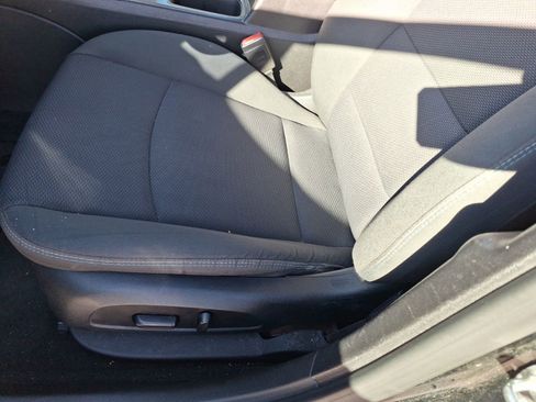 Used 2017 Chevrolet Cruze LT w/ Convenience Package image 16