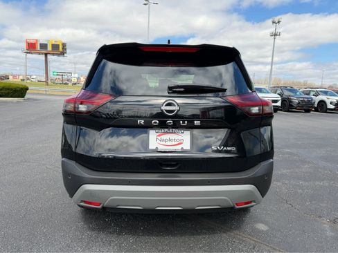 Used 2023 Nissan Rogue SV image 6