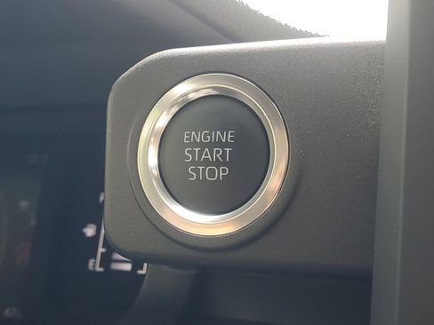 Certified 2026 Toyota 4Runner SR5 AWD/4WD image 30