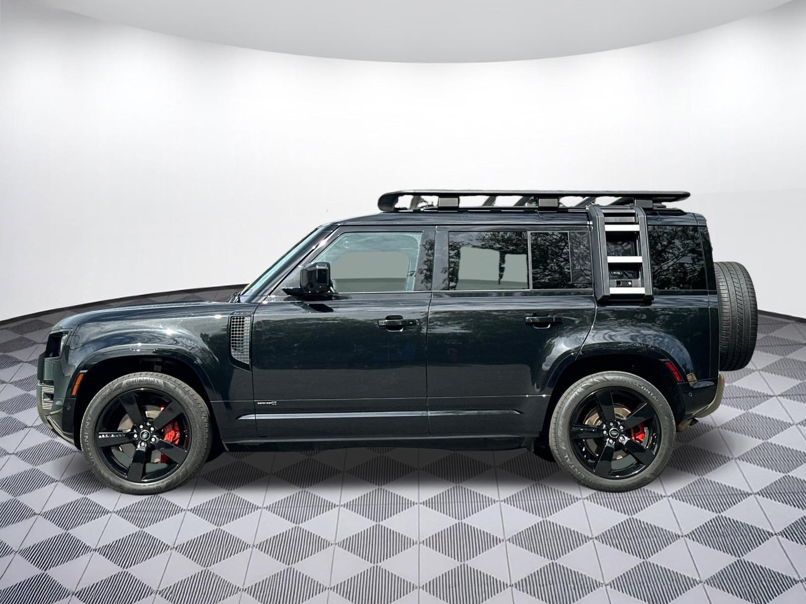 Used 2022 Land Rover Defender 110 X AWD/4WD image 2