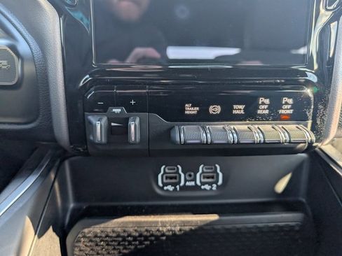 Used 2024 RAM 3500 Big Horn w/ Sport Appearance Package image 15