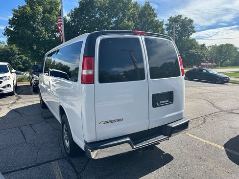Used 2020 Chevrolet Express 3500 LT w/ LT Preferred Equipment Group RWD image 3