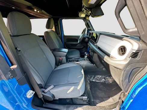 Used 2024 Jeep Wrangler Sport S image 26