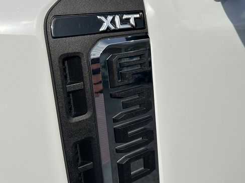 Used 2025 Ford F350 XLT AWD/4WD image 5