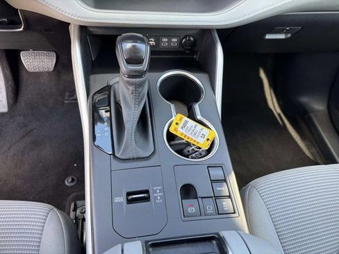 Used 2023 Toyota Highlander L FWD image 30