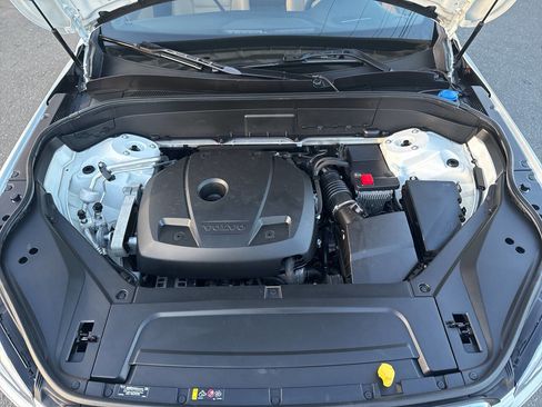 Used 2018 Volvo XC90 T6 Momentum w/ Convenience Package image 15