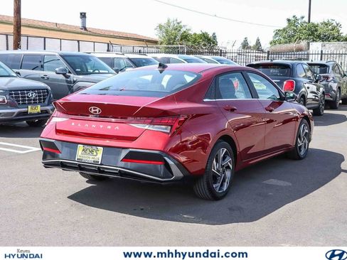 Certified 2024 Hyundai Elantra SEL w/ Convenience Package FWD image 4