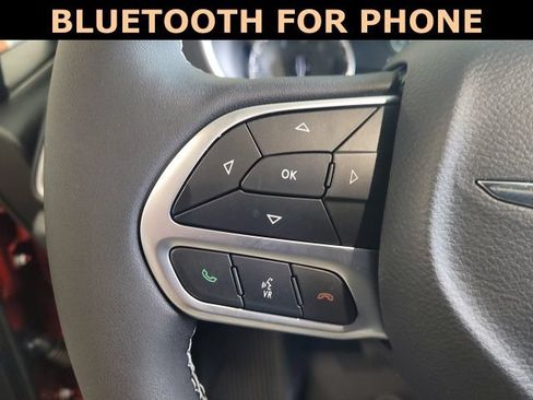 Used 2025 Chrysler Pacifica Select w/ Fav Edition Package FWD image 21