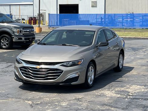 Used 2024 Chevrolet Malibu LS FWD image 3