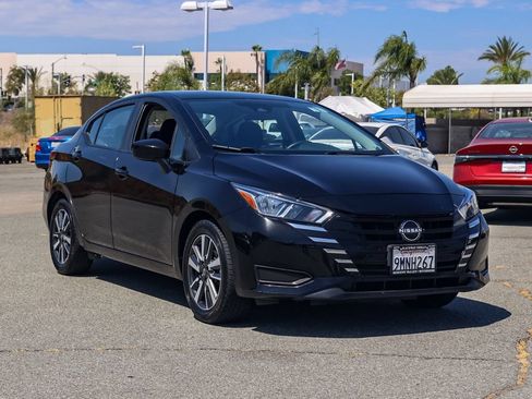 Used 2024 Nissan Versa SV FWD image 2