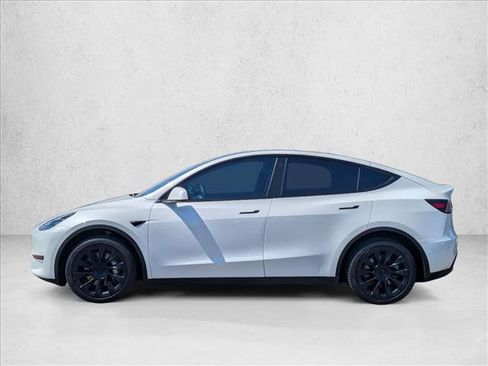 Used 2022 Tesla Model Y Long Range AWD/4WD image 9