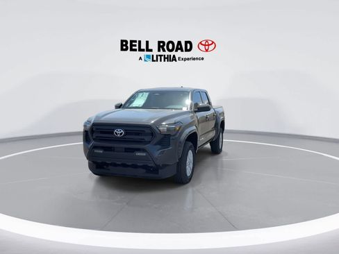 Used 2025 Toyota Tacoma SR5 image 4