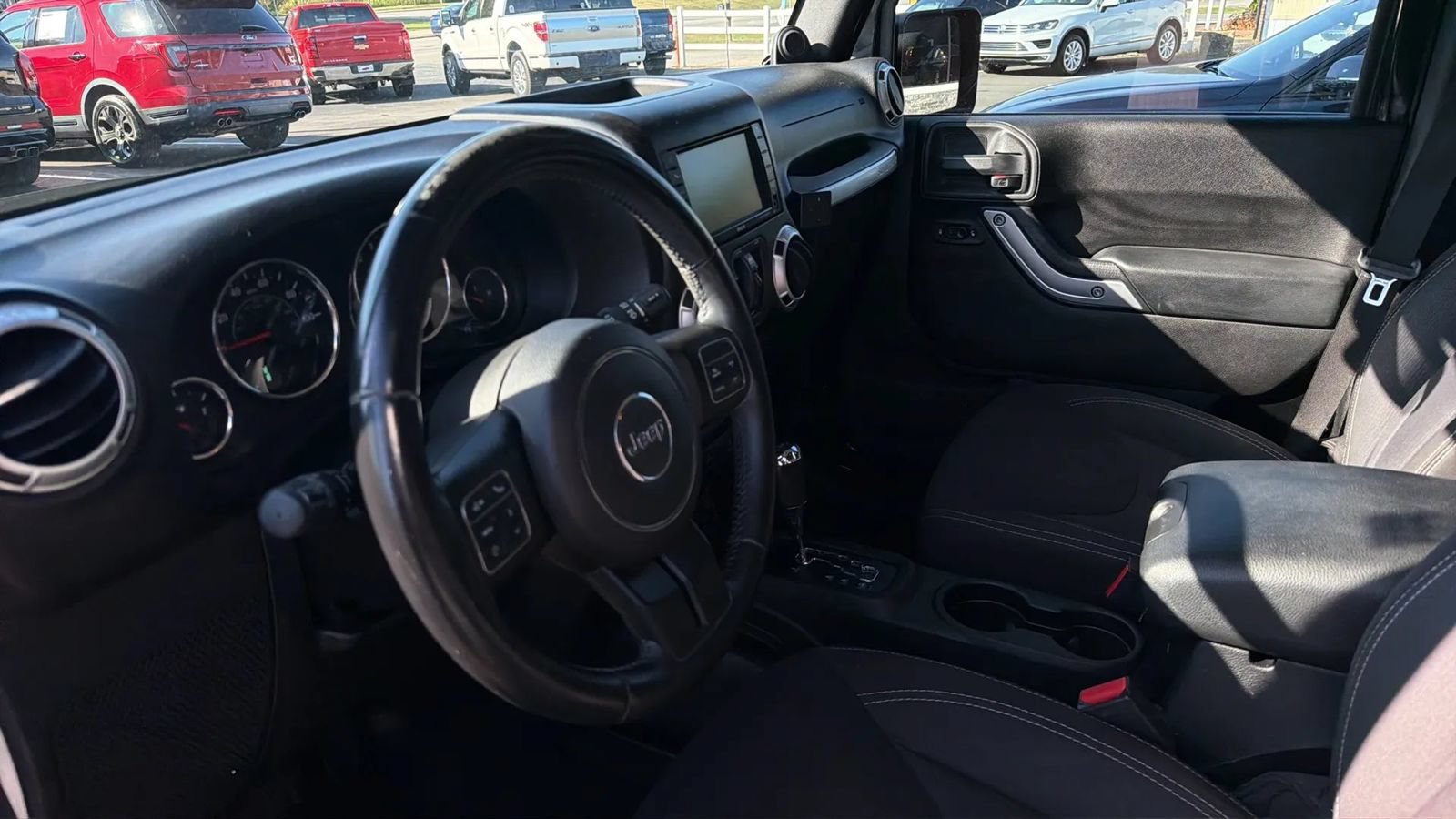 Used 2013 Jeep Wrangler Unlimited Sahara w/ Dual Top Group AWD/4WD image 10