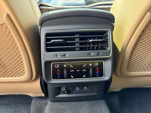 Used 2025 Audi Q7 3.0T Prestige image 21