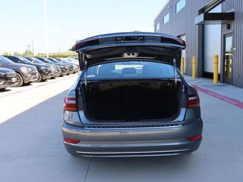 Used 2019 Volkswagen Jetta SEL image 8