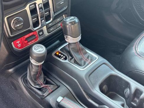 Used 2020 Jeep Wrangler Unlimited Rubicon AWD/4WD image 32