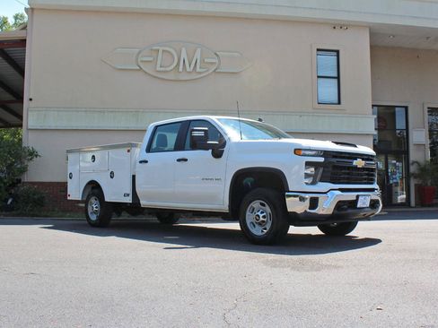 Used 2024 Chevrolet Silverado 2500 W/T w/ WT/CX Safety Package AWD/4WD image 6