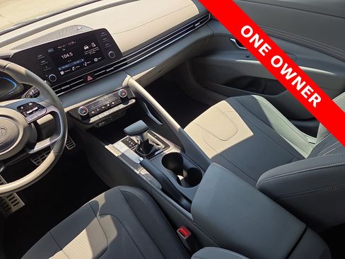 Used 2025 Hyundai Elantra Sport FWD image 12