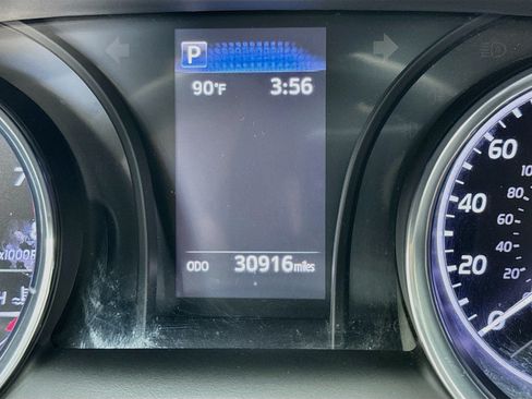 Used 2019 Toyota Camry SE w/ Carpet Mat Package FWD image 8