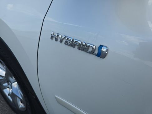 Used 2016 Toyota Highlander Limited w/ Driver Technology Package AWD/4WD image 13